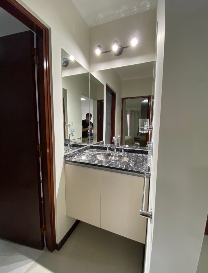 VENTA DPTO 1 DORMITORIO Y COCHERA CENTRO VILLA CARLOS PAZ !!!