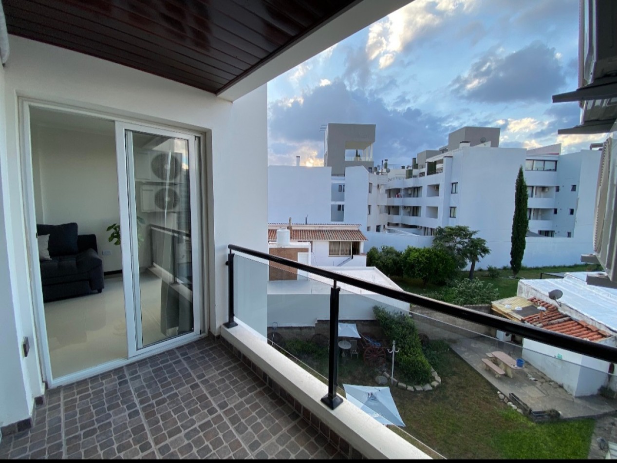 VENTA DPTO 1 DORMITORIO Y COCHERA CENTRO VILLA CARLOS PAZ !!!