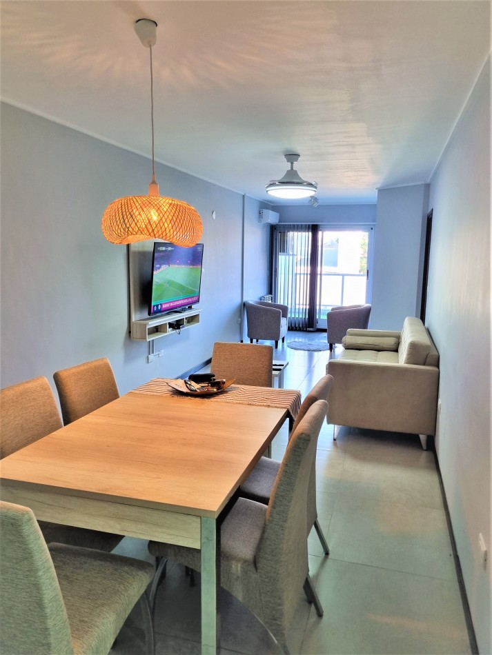 VENTA DPTO 2 DORMITORIOS, 2 BAÑOS, FRENTE CON BALCON TERRAZA Y COCHERA EN CENTRO CARLOS PAZ