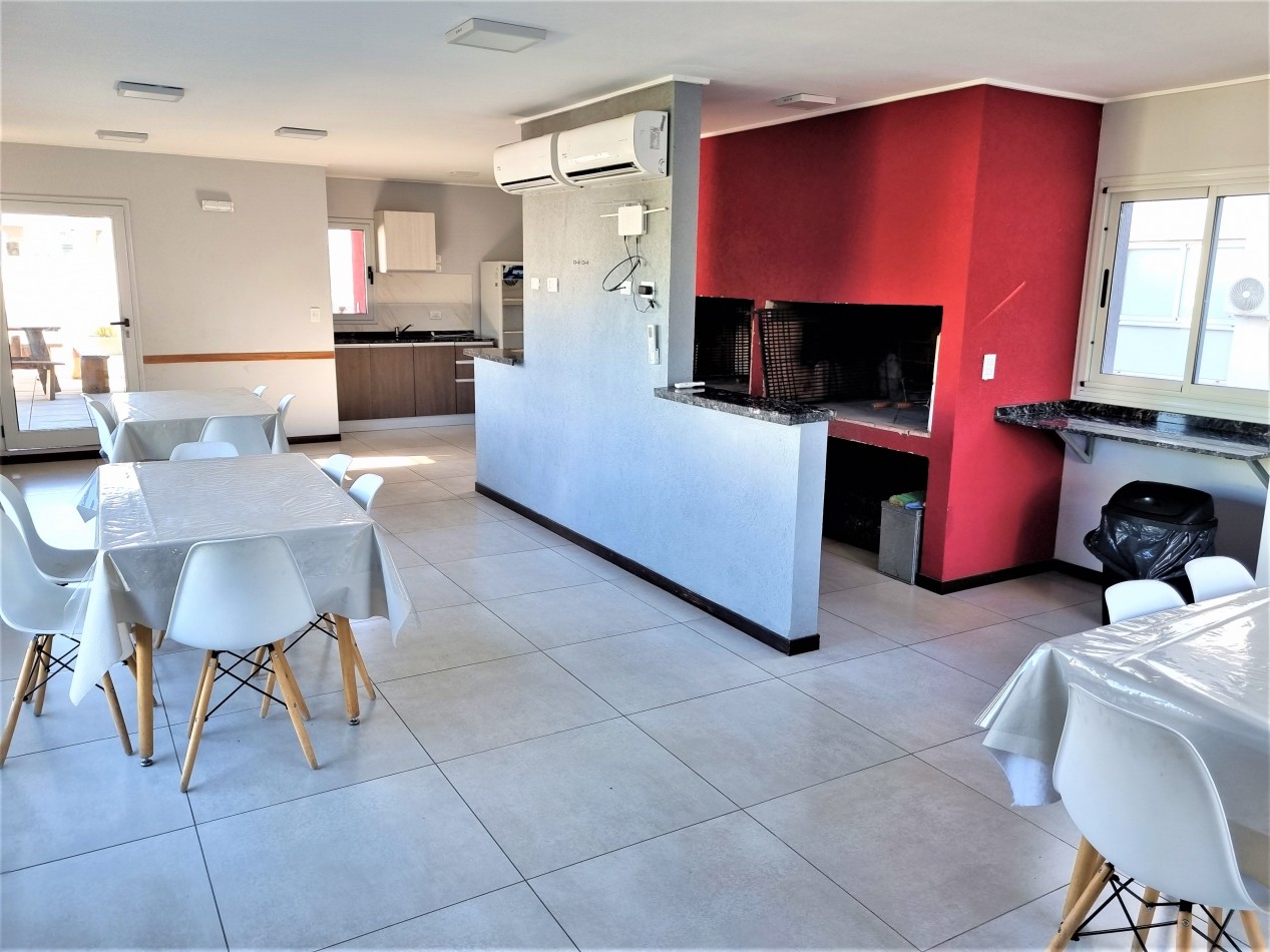 VENTA DPTO 2 DORMITORIOS, 2 BAÑOS, FRENTE CON BALCON TERRAZA Y COCHERA EN CENTRO CARLOS PAZ