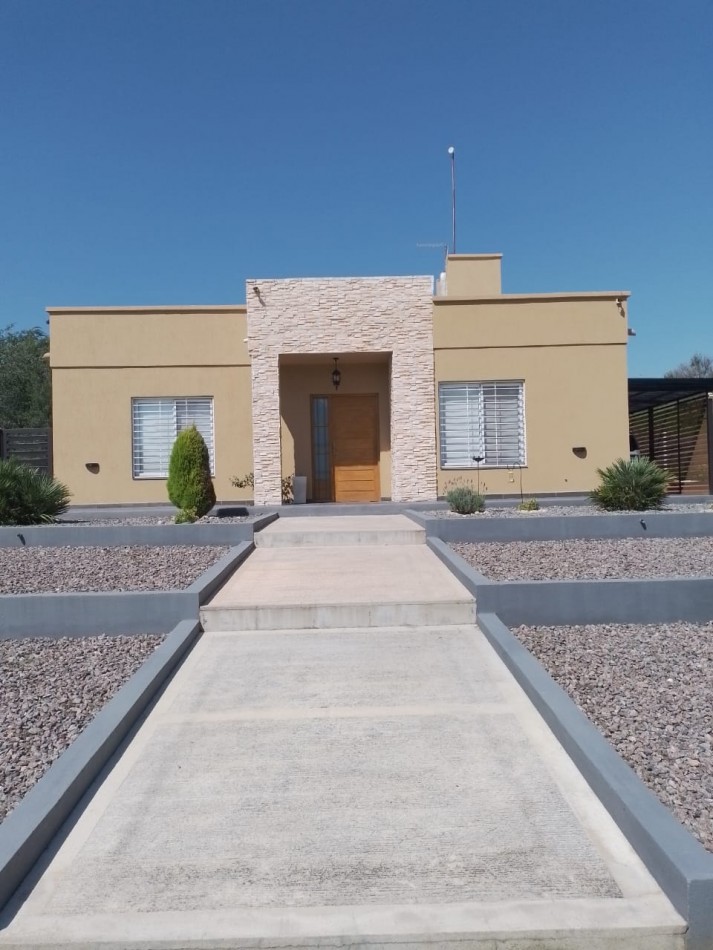 VENTA CASA EN BARRIO CERRADO ALTOS DE CARLOS PAZ