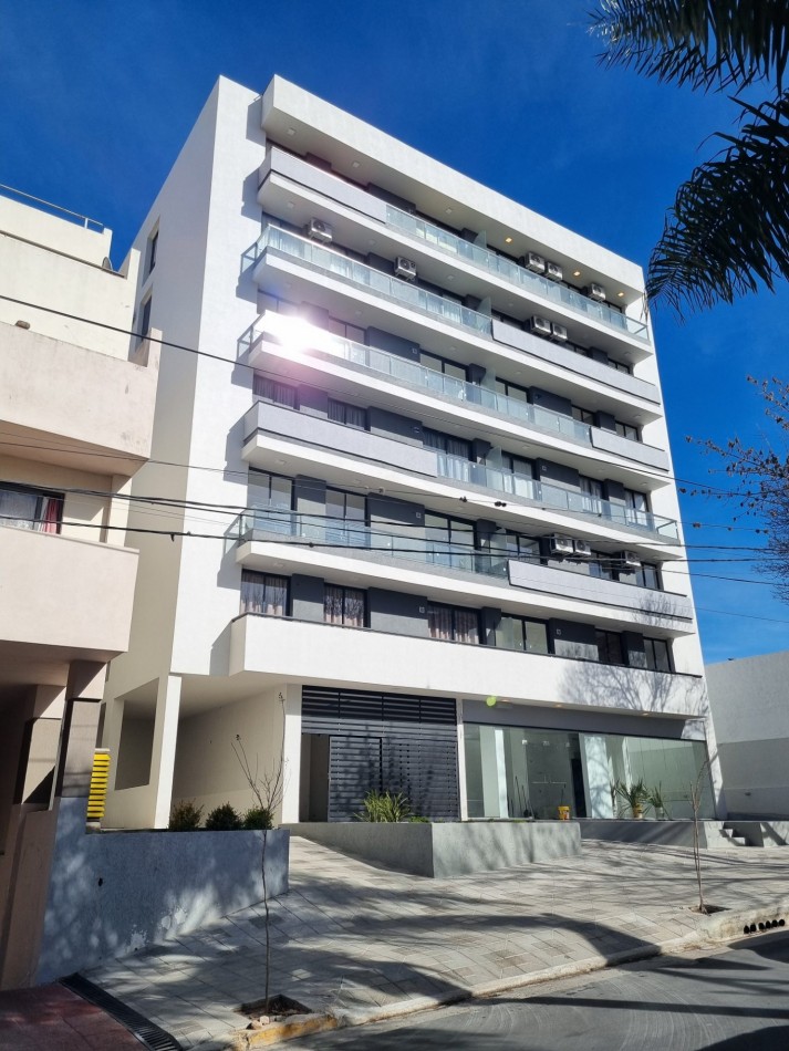 ALQUILER ANUAL DPTO 2 DORMITORIOS, 2 BAÑOS Y COCHERA CENTRO VILLA CARLOS PAZ