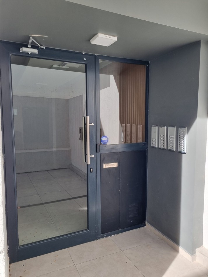 ALQUILER ANUAL DPTO 2 DORMITORIOS, 2 BAÑOS Y COCHERA CENTRO VILLA CARLOS PAZ