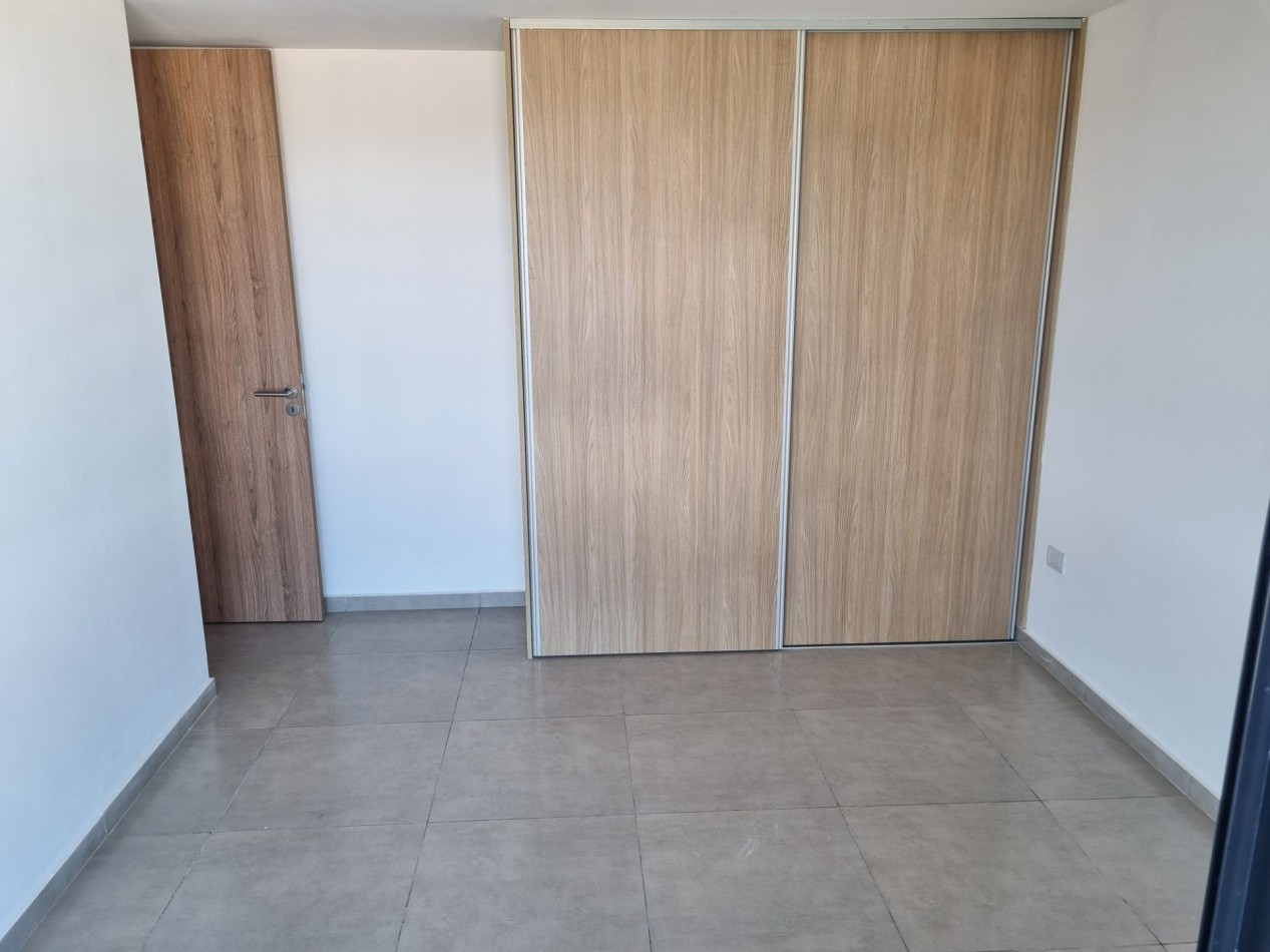 ALQUILER ANUAL DPTO 2 DORMITORIOS, 2 BAÑOS Y COCHERA CENTRO VILLA CARLOS PAZ