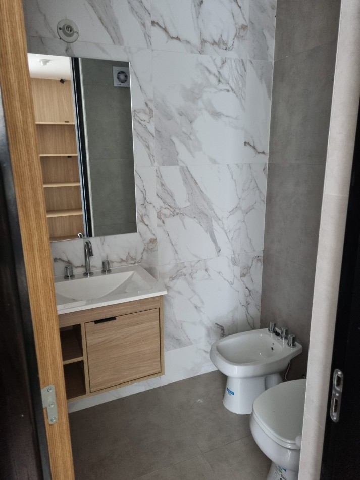 ALQUILER ANUAL DPTO 2 DORMITORIOS, 2 BAÑOS Y COCHERA CENTRO VILLA CARLOS PAZ
