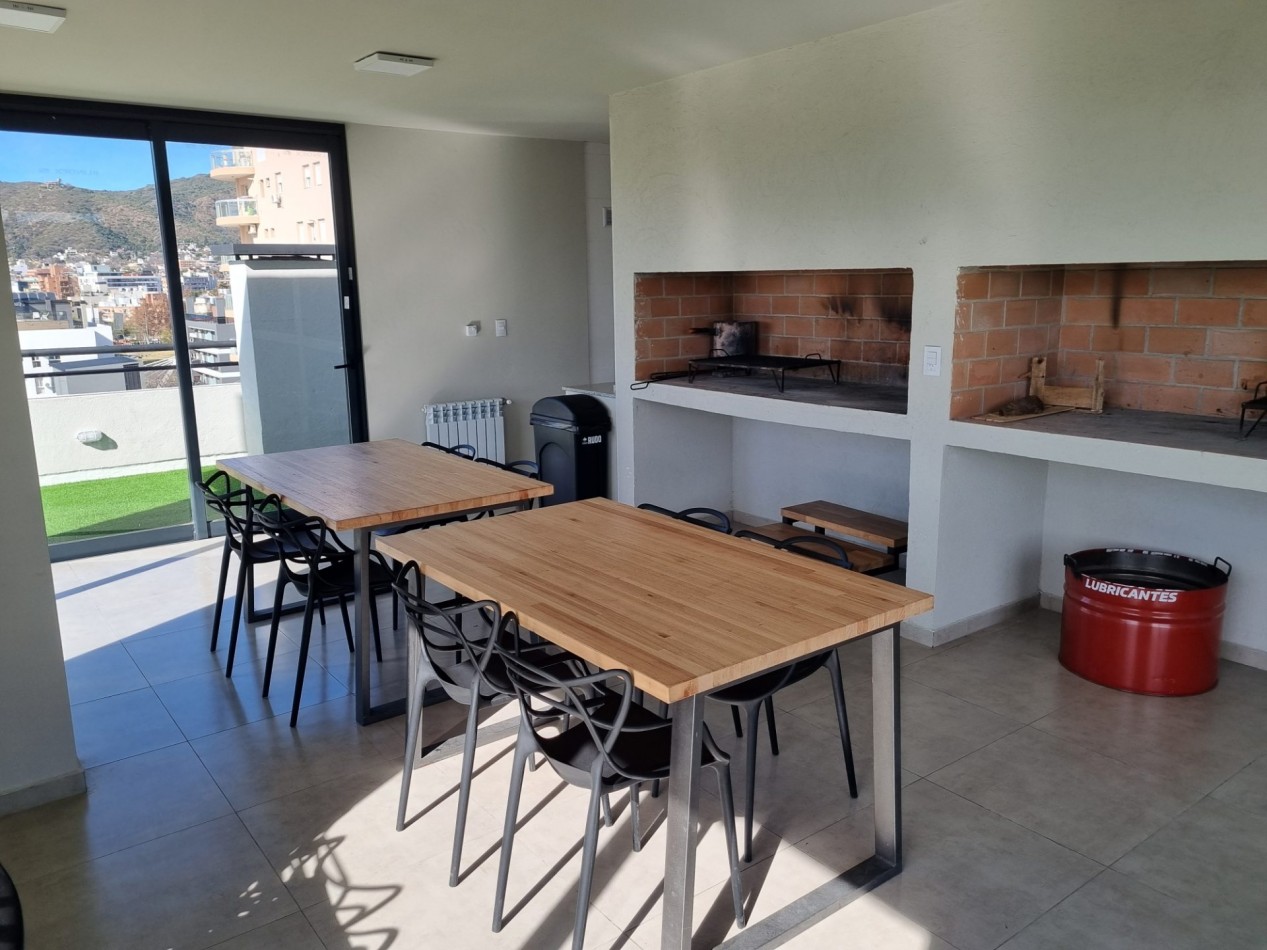 ALQUILER ANUAL DPTO 2 DORMITORIOS, 2 BAÑOS Y COCHERA CENTRO VILLA CARLOS PAZ