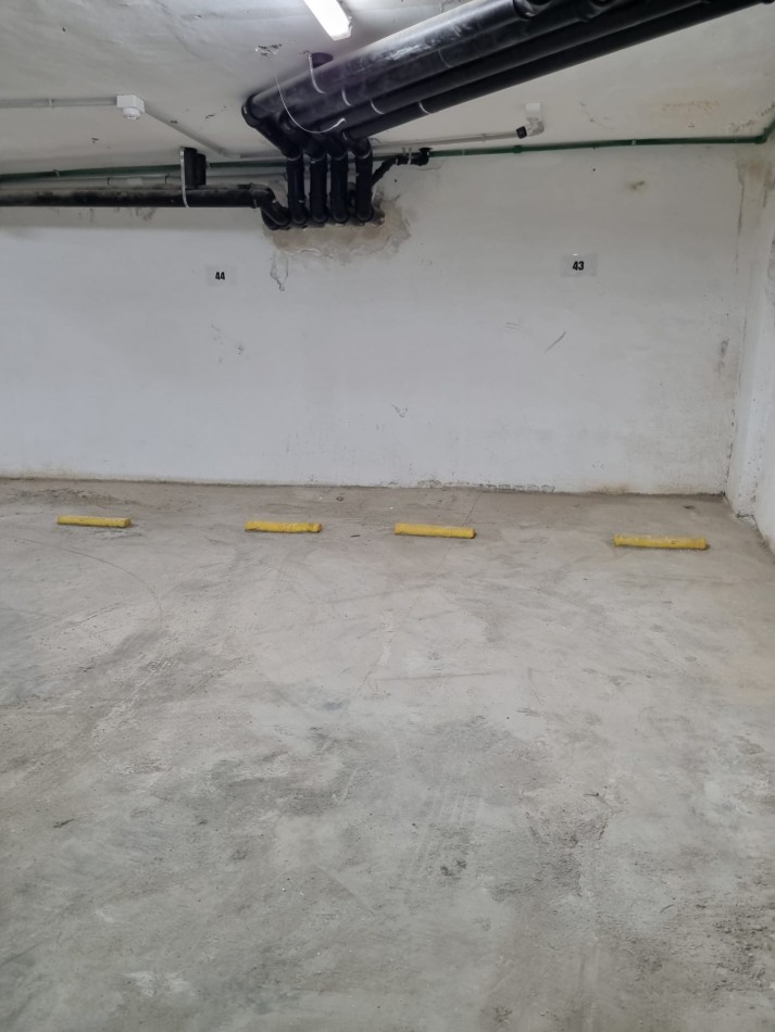 ALQUILER ANUAL DPTO 2 DORMITORIOS, 2 BAÑOS Y COCHERA CENTRO VILLA CARLOS PAZ