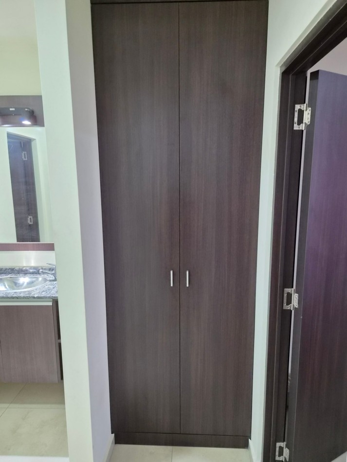 VENTA DPTO 1 DORMITORIO Y COCHERA CENTRO CARLOS PAZ TOTALMENTE AMOBLADO