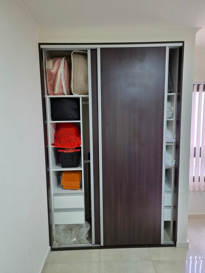 VENTA DPTO 1 DORMITORIO Y COCHERA CENTRO CARLOS PAZ TOTALMENTE AMOBLADO
