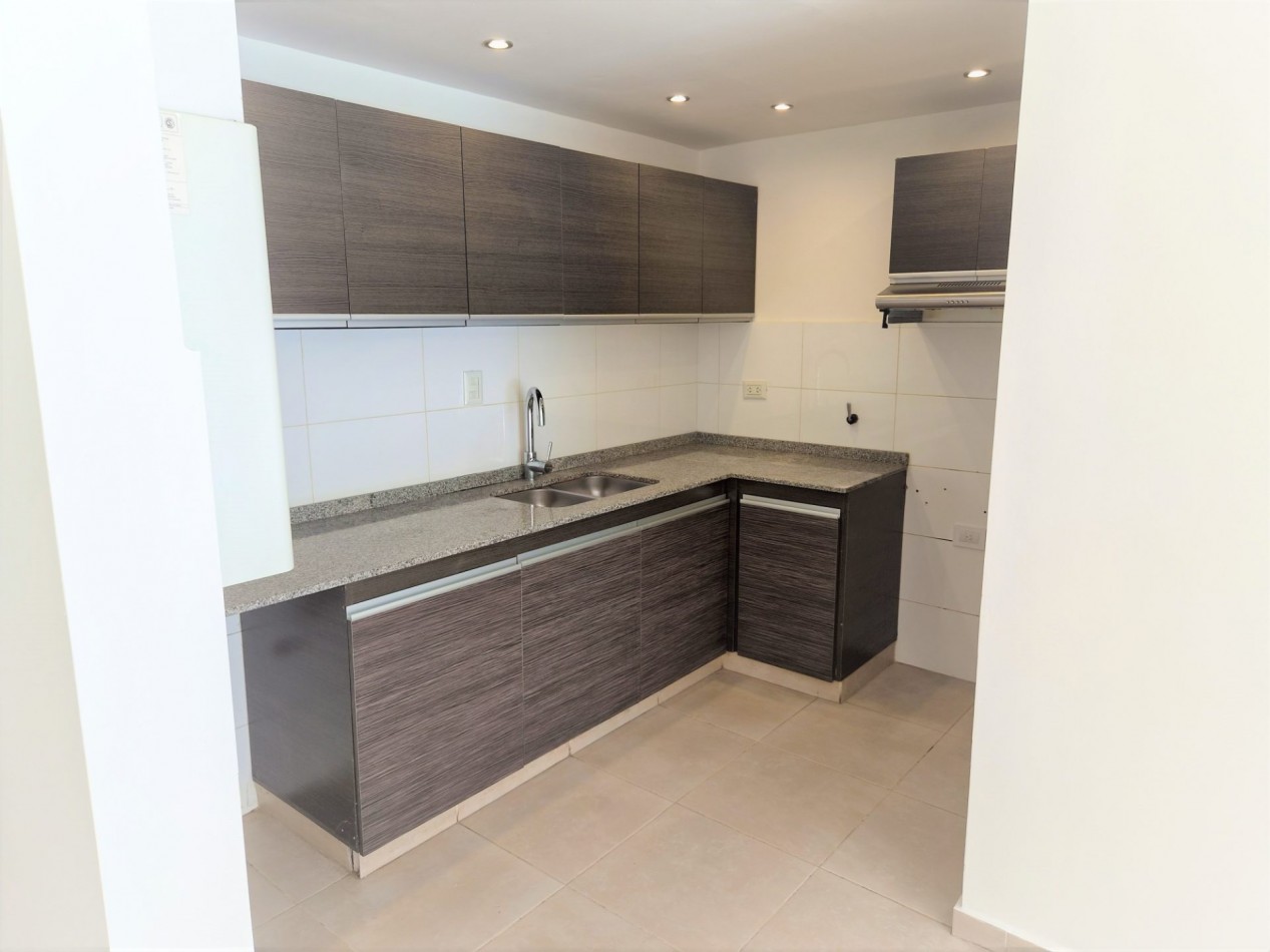 VENTA DPTO DE 2 DORMITORIOS, 2 BAÑOS Y COCHERA EN EDIFICIO LAKE 360 VILLA CARLOS PAZ