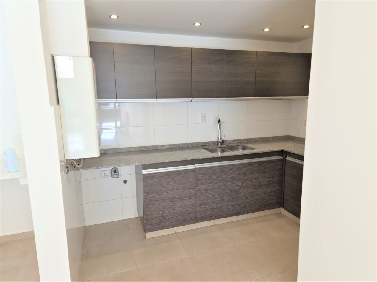 VENTA DPTO DE 2 DORMITORIOS, 2 BAÑOS Y COCHERA EN EDIFICIO LAKE 360 VILLA CARLOS PAZ