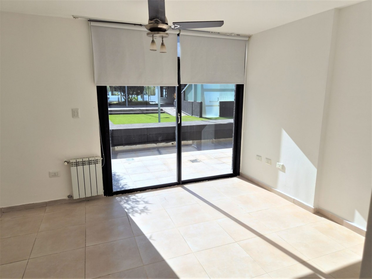VENTA DPTO DE 2 DORMITORIOS, 2 BAÑOS Y COCHERA EN EDIFICIO LAKE 360 VILLA CARLOS PAZ