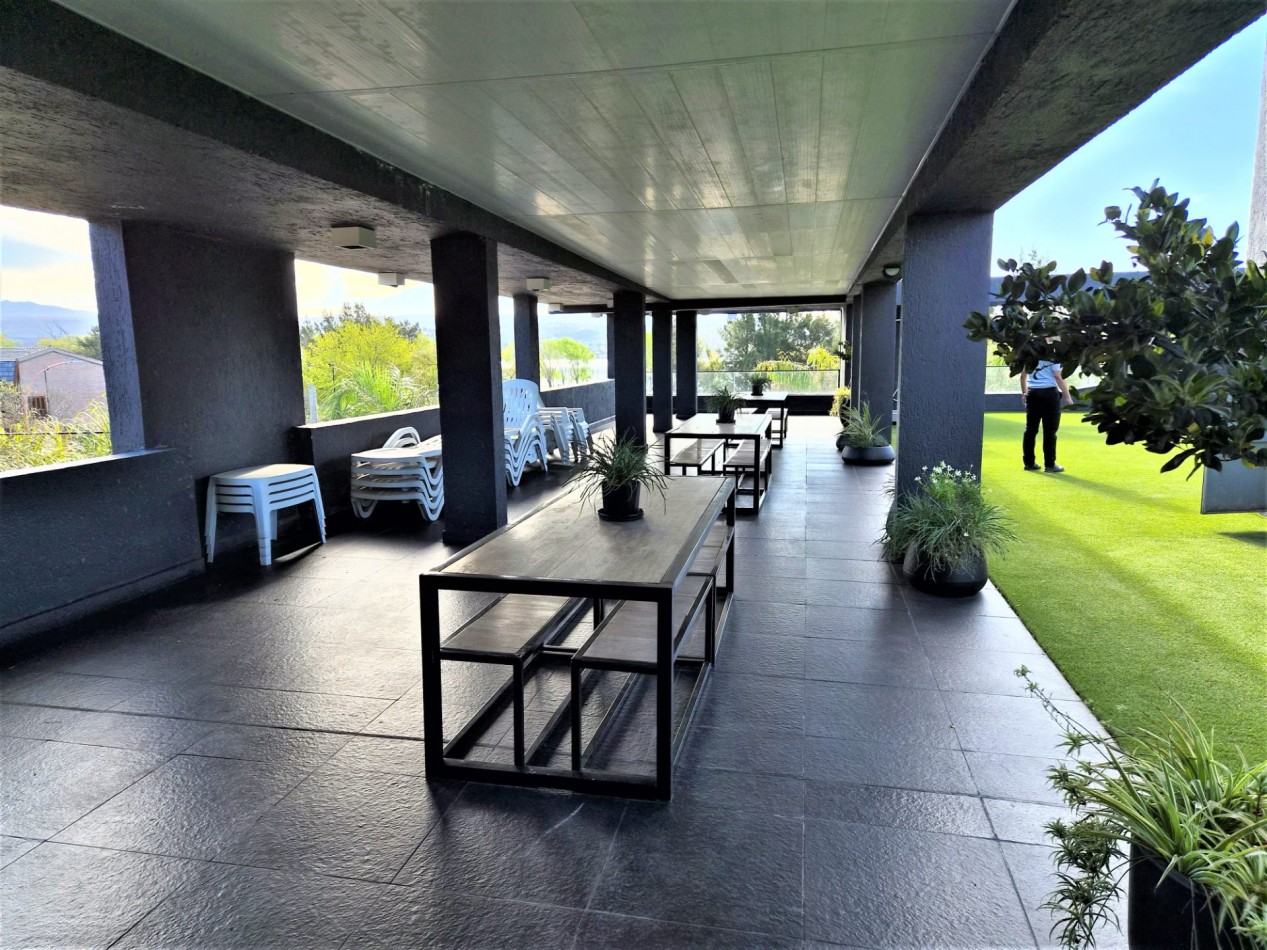 VENTA DPTO DE 2 DORMITORIOS, 2 BAÑOS Y COCHERA EN EDIFICIO LAKE 360 VILLA CARLOS PAZ